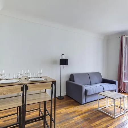 Bluestay 853 - Superb Paris
